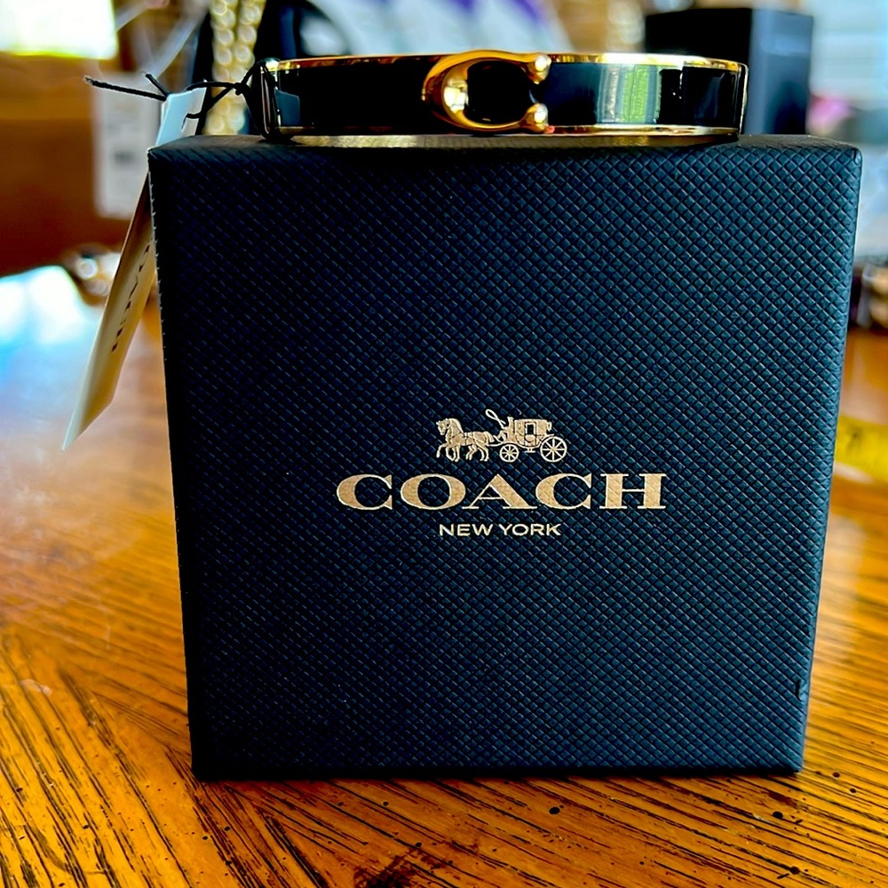 NWTCoach Black Enamel&Gold PlatedCuff Bracelet.Logo On Front&Coach imprinted+Box